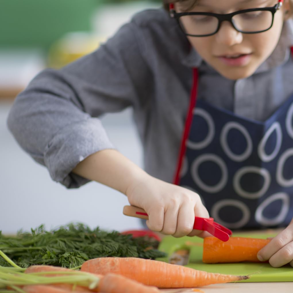 Opinel Le Petit Chef Peeler For Children and Teaching Food Prep and Kitchen Safety, Made in France - Image 9
